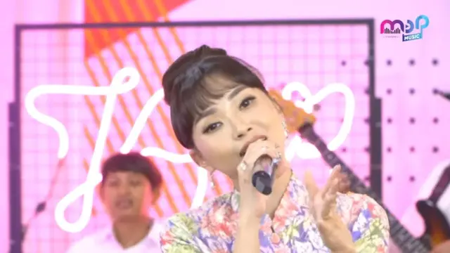 Penampilan Sarwendah saat nyanyi dangdut jadi pusat perhatian publik