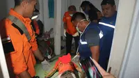 Evakuasi jenazah korban bunuh diri di Karanggintung, Sumbang, Banyumas. (Foto: Liputan6.com/Tagana Banyumas/Muhamad Ridlo)