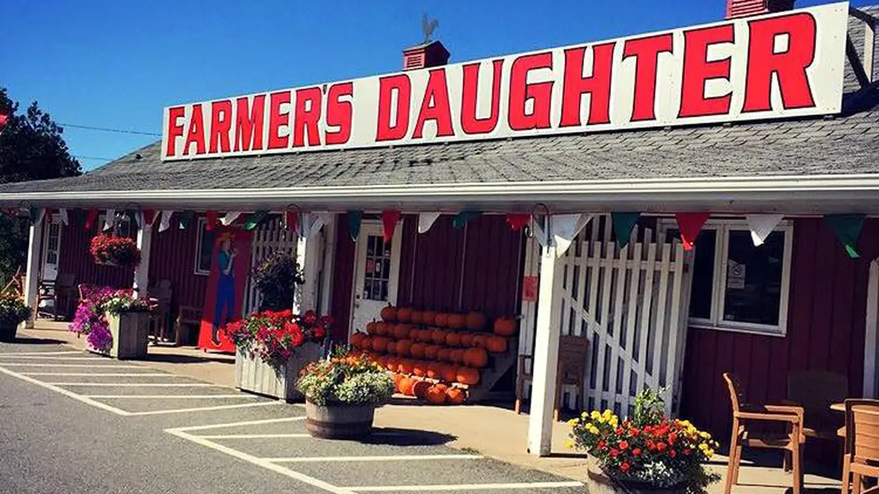 The Farmer’s Daughter Country Market merupakan toko yang berlokasi di Pulau Cape Breton