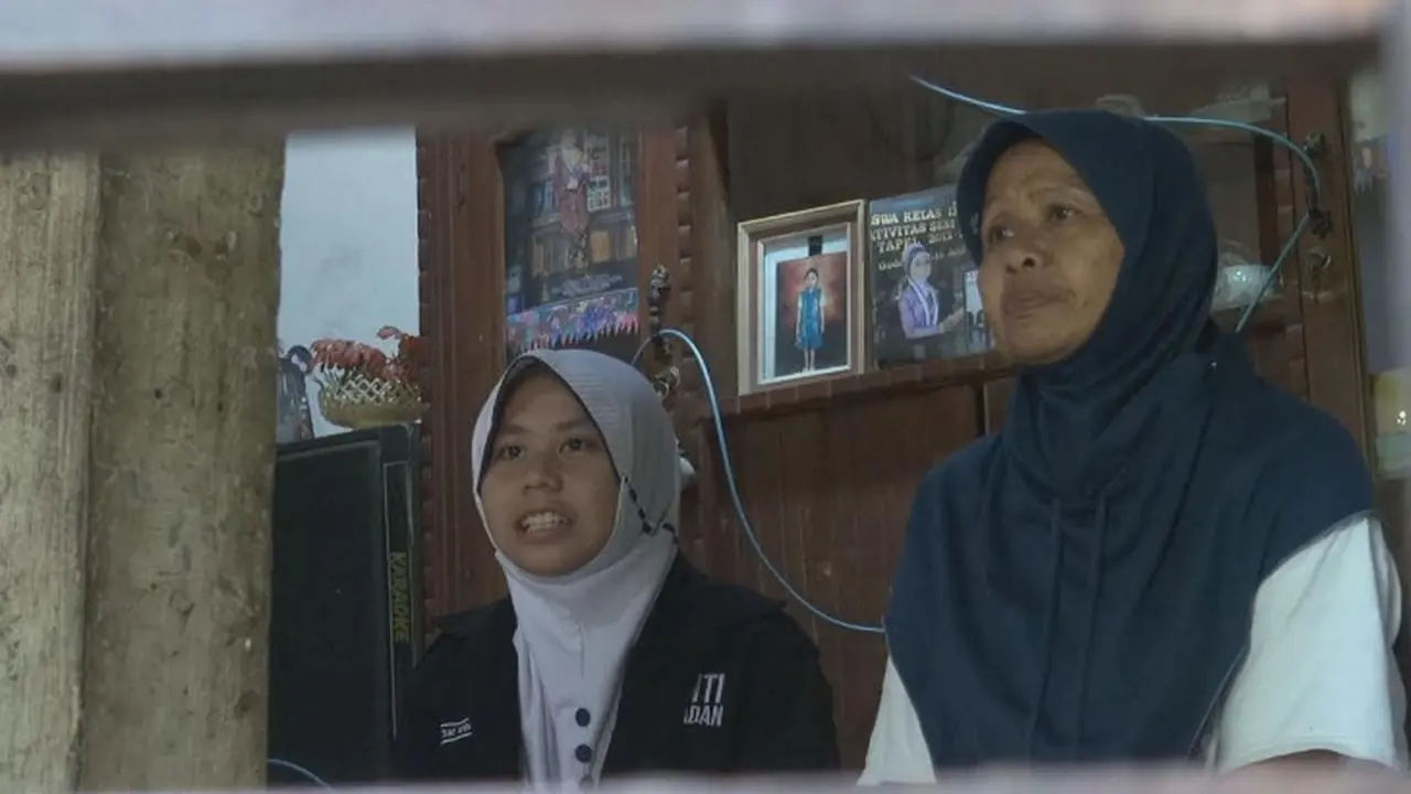 Kisah Dyah, Anak Tukang Gorengan yang Diterima di Kedokteran UGM