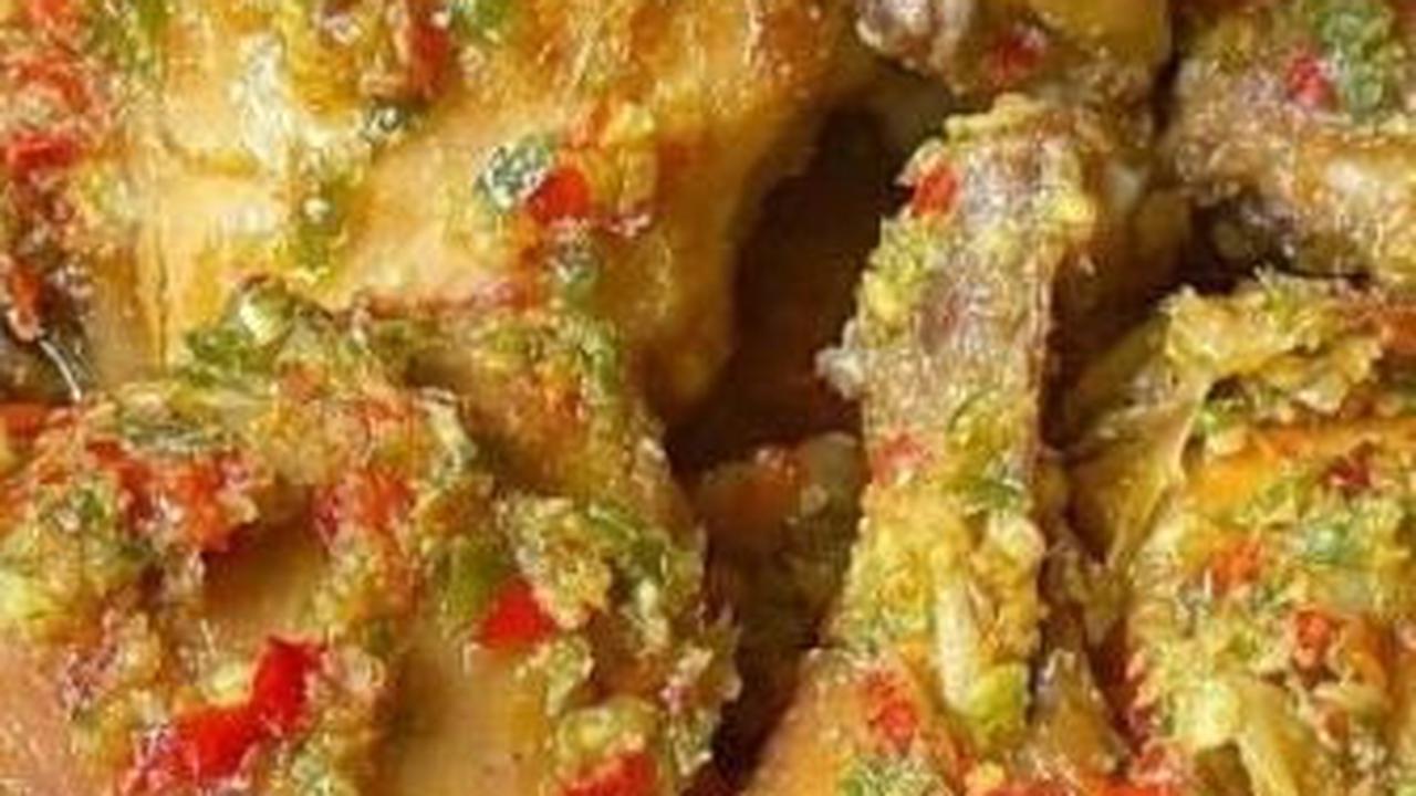 5. Ayam Rica-rica Pedas Spesial