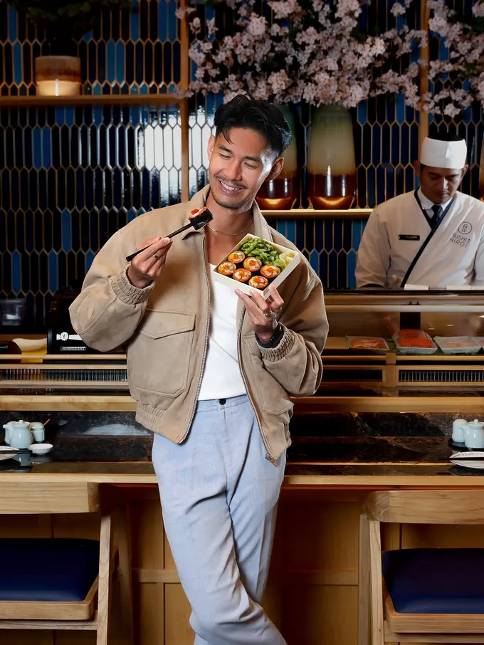 Sushi Bertemu Stroberi dan Mangga, Kolaborasi Chalton Ciptadi & Sushi Hiro Hadirkan Sushi Jumbo Bertema Buah yang Bikin Penasaran