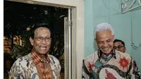 Calon presiden nomor urut 3, Ganjar Pranowo bersilaturahmi dengan Sri Sultan Hamengkubuwono X di Kepatihan Yogyakarta, Rabu (27/12/2023). (Foto: IG Ganjar Pranowo).