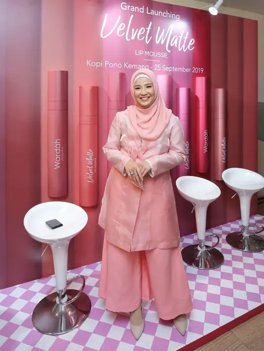Natasha Rizki, Wardah di kawasan Kemang, Jakarta Selatan, Rabu (25/9/2019). (Daniel Kampua/Fimela.com)