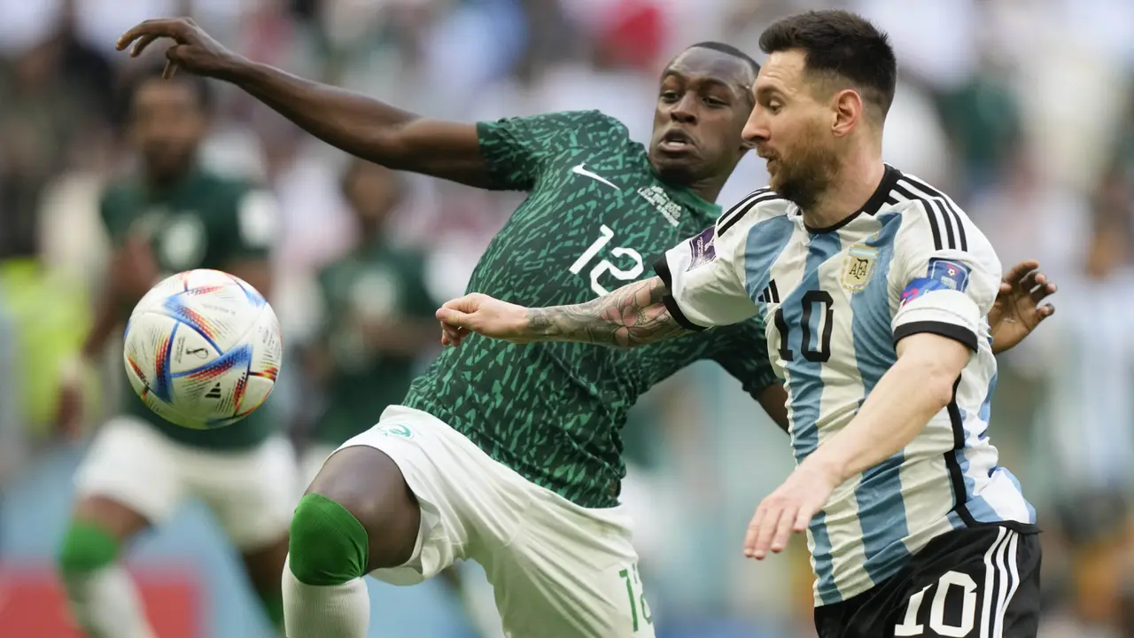 Foto: Lemes Bestie, Ketika Lionel Messi Dibuat Tak Berdaya oleh Arab Saudi di Laga Perdana Piala Dunia 2022