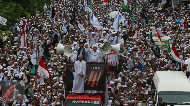 20161202-Massa Mulai Bergerak Tinggalkan Monas-Jakarta