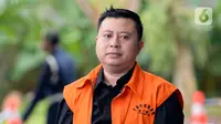 Staf Sekjen PDIP Hasto Kristiyanto, Saeful Bahri tiba di Gedung KPK, Jakarta, Selasa (18/2/2020). Saeful Bahri diperiksa sebagai tersangka terkait kasus dugaan penerimaan hadiah atau janji penetapan anggota DPR Terpilih 2019-2024. (merdeka.com/Dwi Narwoko)