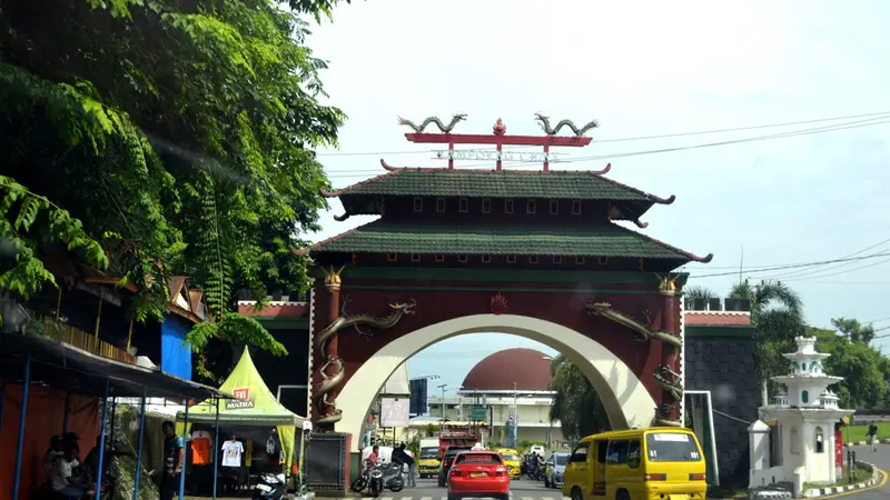 1.000 Lampion Imlek di Kota Tepian Samudera Hindia