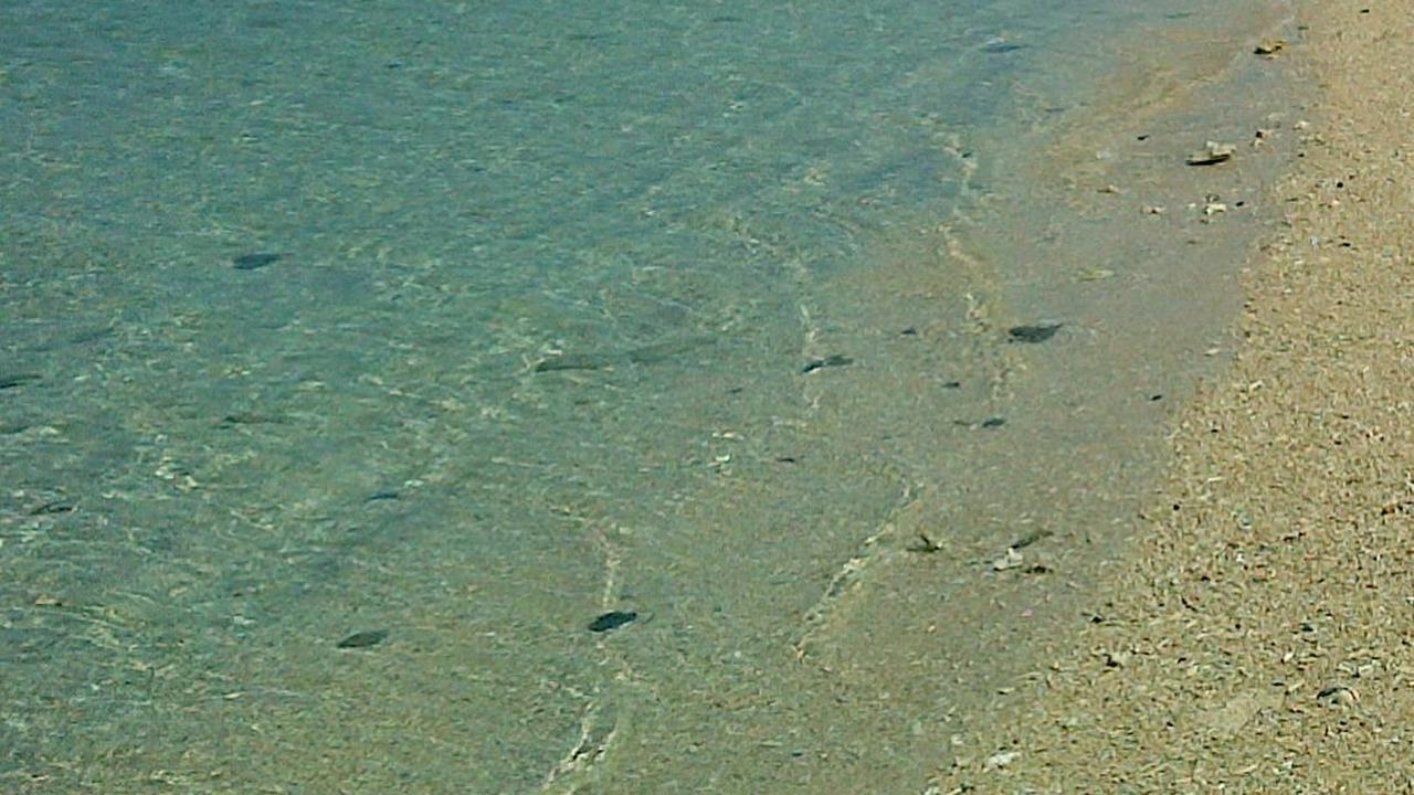 <b>4. Pantai Senggigi</b>