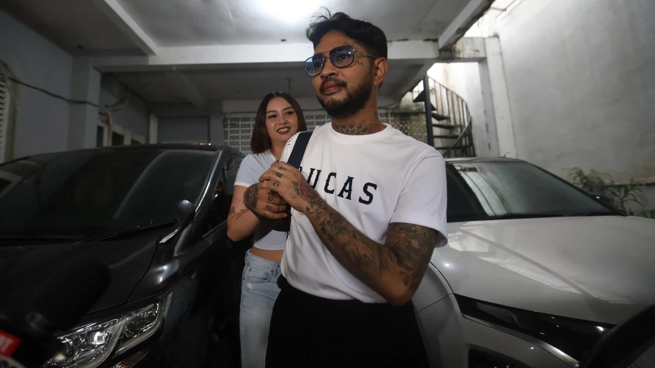 FOTO: Onadio Leonardo Resmi Bebas Usai Jalani Rehabilitasi