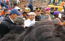 Kelarga 23 Prajurit TNI Korban Longsor Cisarua Bandung Barat Dapat Santunan Rp25 Juta