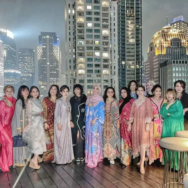 6 Momen Mayangsari Buka Puasa Bersama Geng Sosialita, Mewah