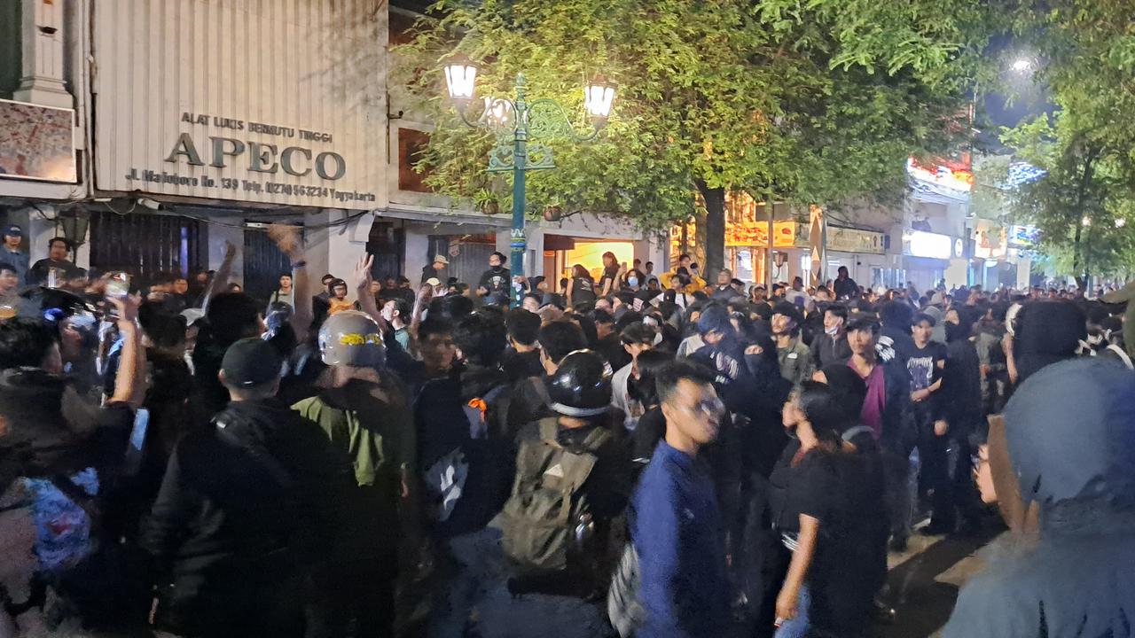Demo Tolak UU TNI Ricuh di Malioboro Tengah Malam