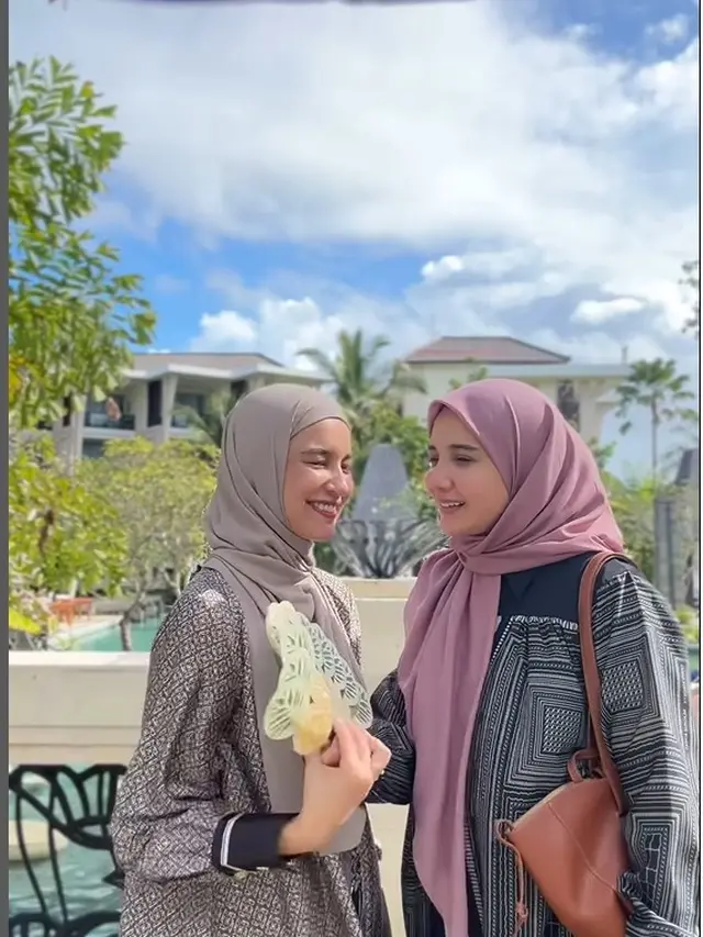 Shireen dan Zaskia Sungkar. [Foto: Instagram/zaskiasungkar15]