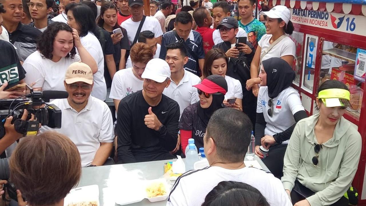 "Ternyata pak Hary, ngepasin waktu cardio dulu di rumah, saya cardionya di sini karena enggak punya alatnya saya," ucap Ganjar.<br>