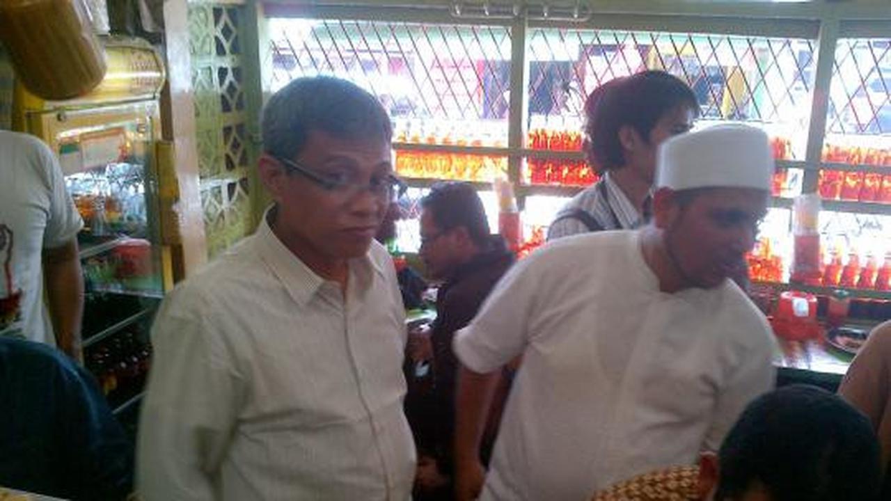 Cawagub Didik makan siang di Warteg Warmo