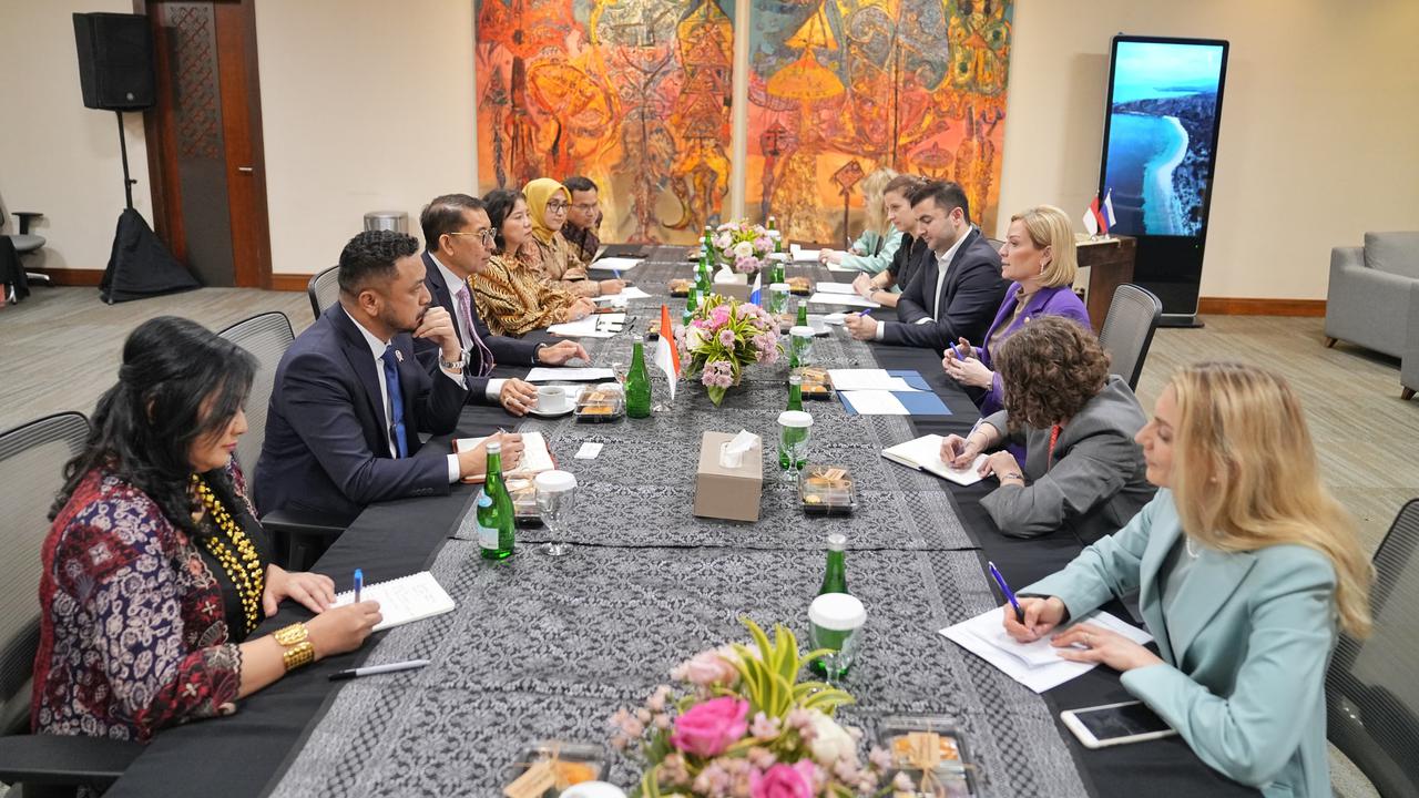 Menteri Kebudayaan RI, Fadli Zon, dan Wakil Menteri Kebudayaan RI, Giring Ganesha Djumaryo bertemu Menteri Kebudayaan Federasi Rusia, Olga Lyubimova, di Jakarta.