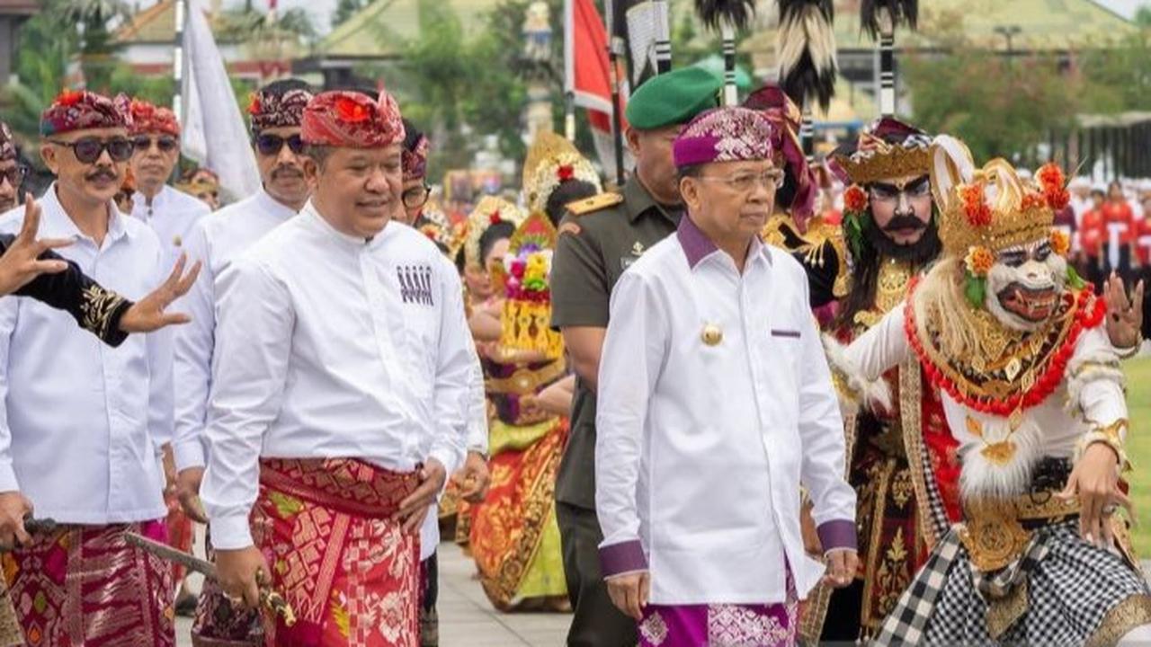 Gubernur Bali Larang Produksi Air Mineral Kemasan Plastik di Bawah Satu Liter Mulai 2026