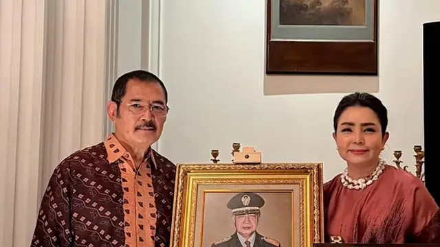 Potret Mayangsari Hadiri Dinner Acara Keluarga