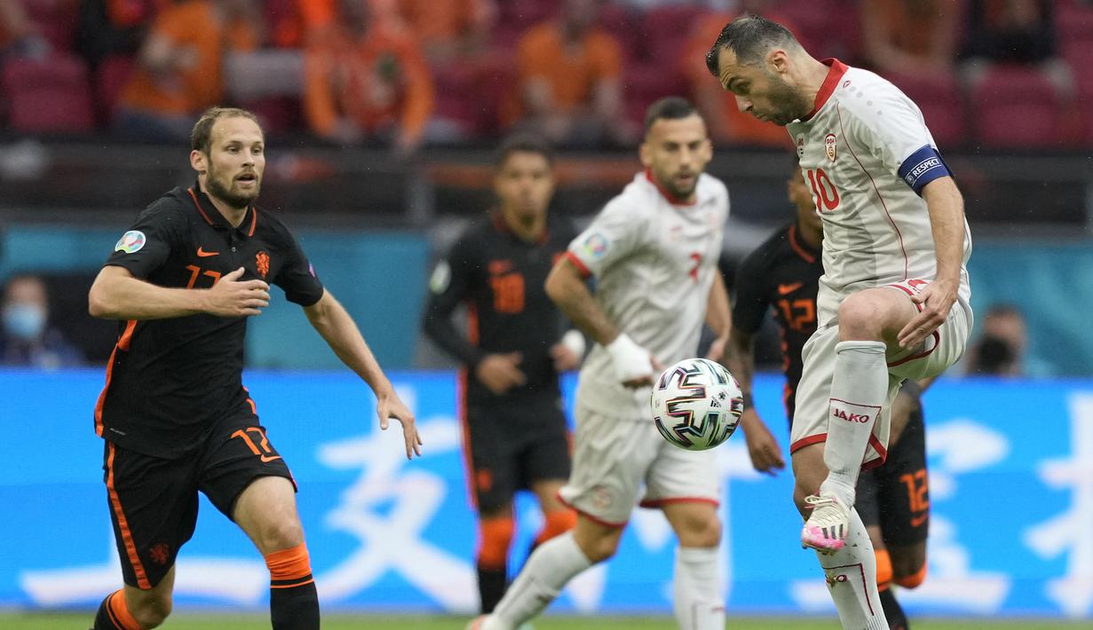 Angka 122 merupakan laga terakhirnya bersama Timnas Makedonia Utara, yaitu ketika menghadapi Timnas Belanda. Pandev telah memulai debutnya bersama Makedonia Utara sejak 6 Juni 2001. (Foto: AFP/Pool/Peter Dejong)