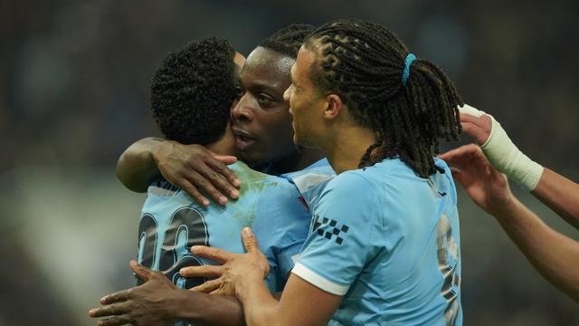 Skuad Manchester City merayakan golnya ke gawang Newcastle di ronde kelima FA Cup di St James' Park, Minggu (08/03/2026) dini hari WIB.