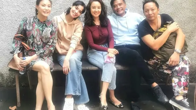 Galeri Foto Putri Patricia Pakai Jeans