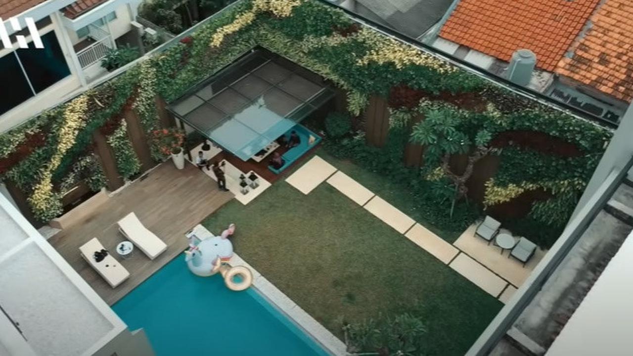 Potret Vertical Garden Rumah Mewah Titi Kamal & Christian Sugiono, Super Keren dengan Vibes ala Bali