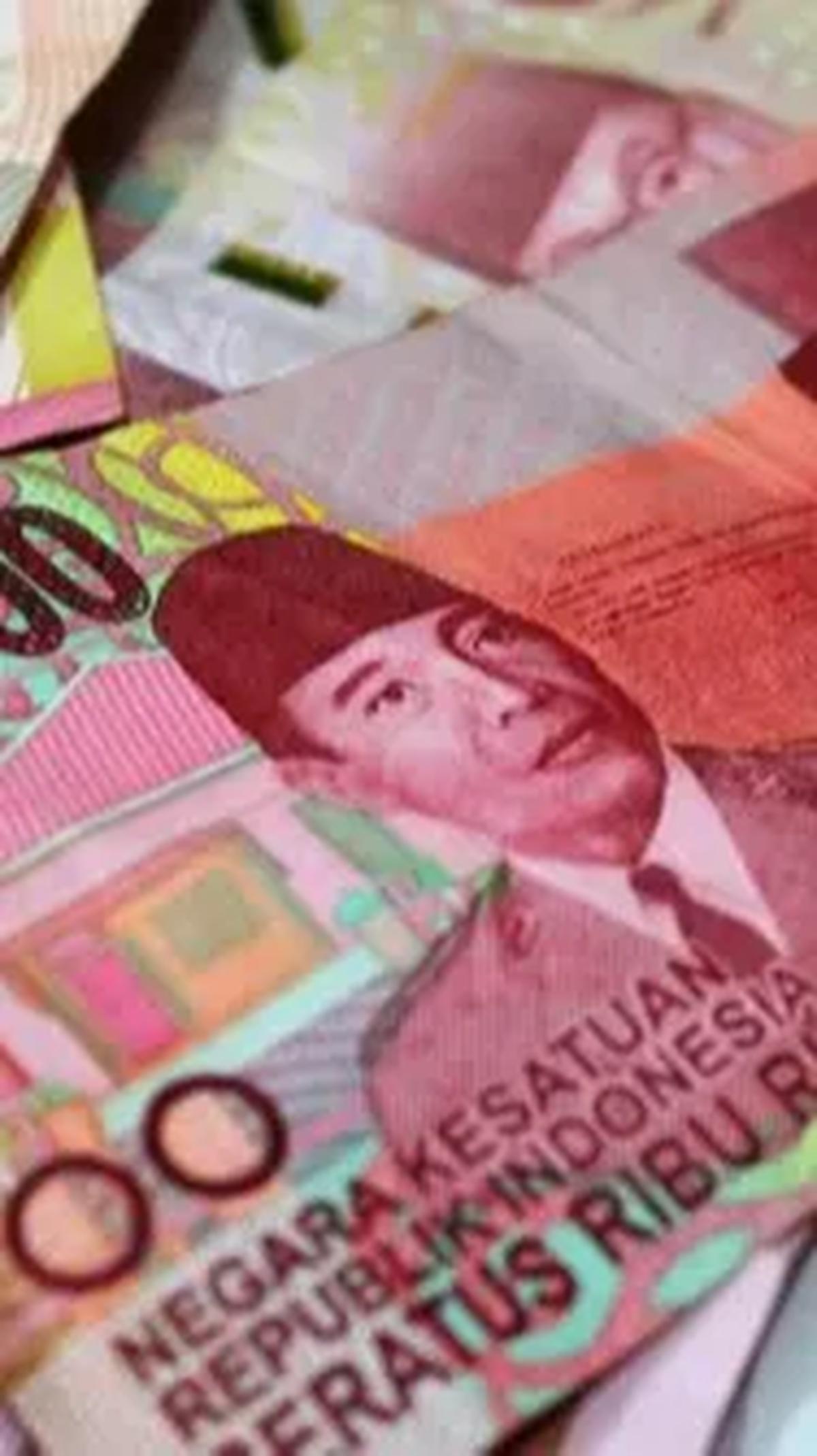 Gratifikasi yang diterima oleh Krido berupa dua bidang tanah seluas 600 meter persegi dan 800 meter persegi di daerah Desa Purwomartani, Kecamatan Kalasan, Kabupaten Sleman. Dua bidang tanah ini senilai Rp4,5 miliar.