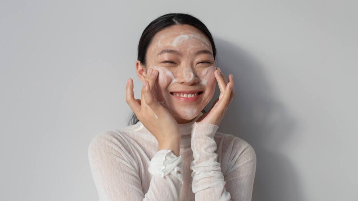 Bikin Kulit Tetap Fresh, Ini Pilihan Facial Foam untuk Remaja yang Lembut dan Aman