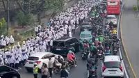 Elemen masyarakat menggelar unjuk rasa di depan Gedung DPR/MPR. (IGJktinfo).