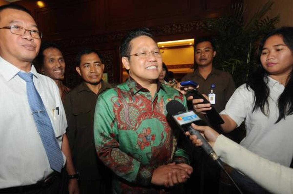 Menakertrans berikan "Paramakarya" ke perusahaan kecil