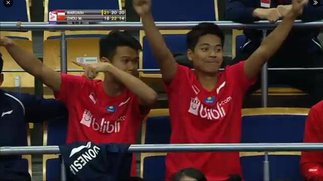 6 Potret Kenangan Syabda Perkasa Belawa dengan Atlet Badminton Indonesia
