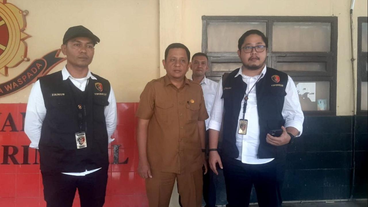 Kadis PUPR Banda Aceh tersebut merupakan tersangka ketiga yang ditangkap polisi terkait kasus korupsi pengadaan lahan Zikir Nurul Arafah Islamic Center.
