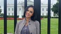 Netizen mempertanyakan tips awet muda ala Yuni Shara. Ia mengaku tak punya tips khusus. Yuni Shara baru kenal sunblok atau tabir surya di usia 50 tahun. (Foto: Dok. Instagram @yunishara36)