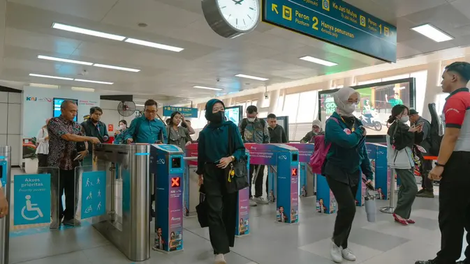 Angkut Penonton Timnas Indonesia Vs China, Pengguna LRT Jabodebek Membludak di Malam Idul Adha