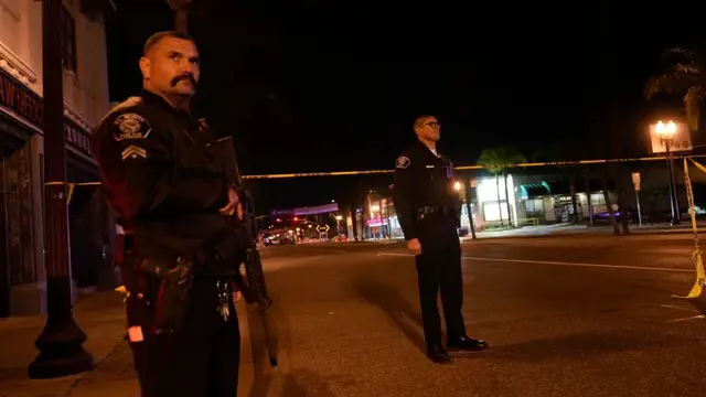 Lokasi dekat tempat penembakan massal di Monterey Park, California, AS setelah perayaan Tahun Baru Imlek. (Foto AP/Jae C. Hong)