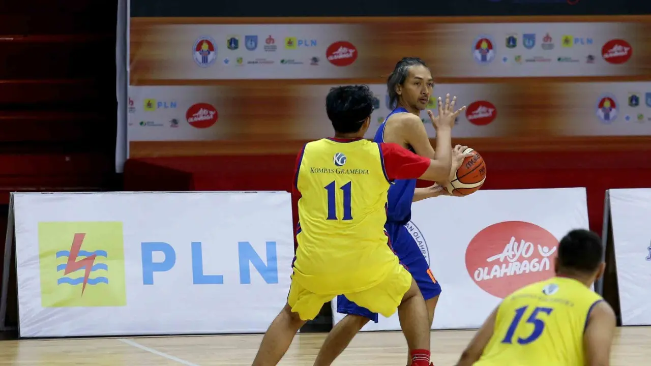 Tim Basket Emtek Menang atas Kompas Gramedia