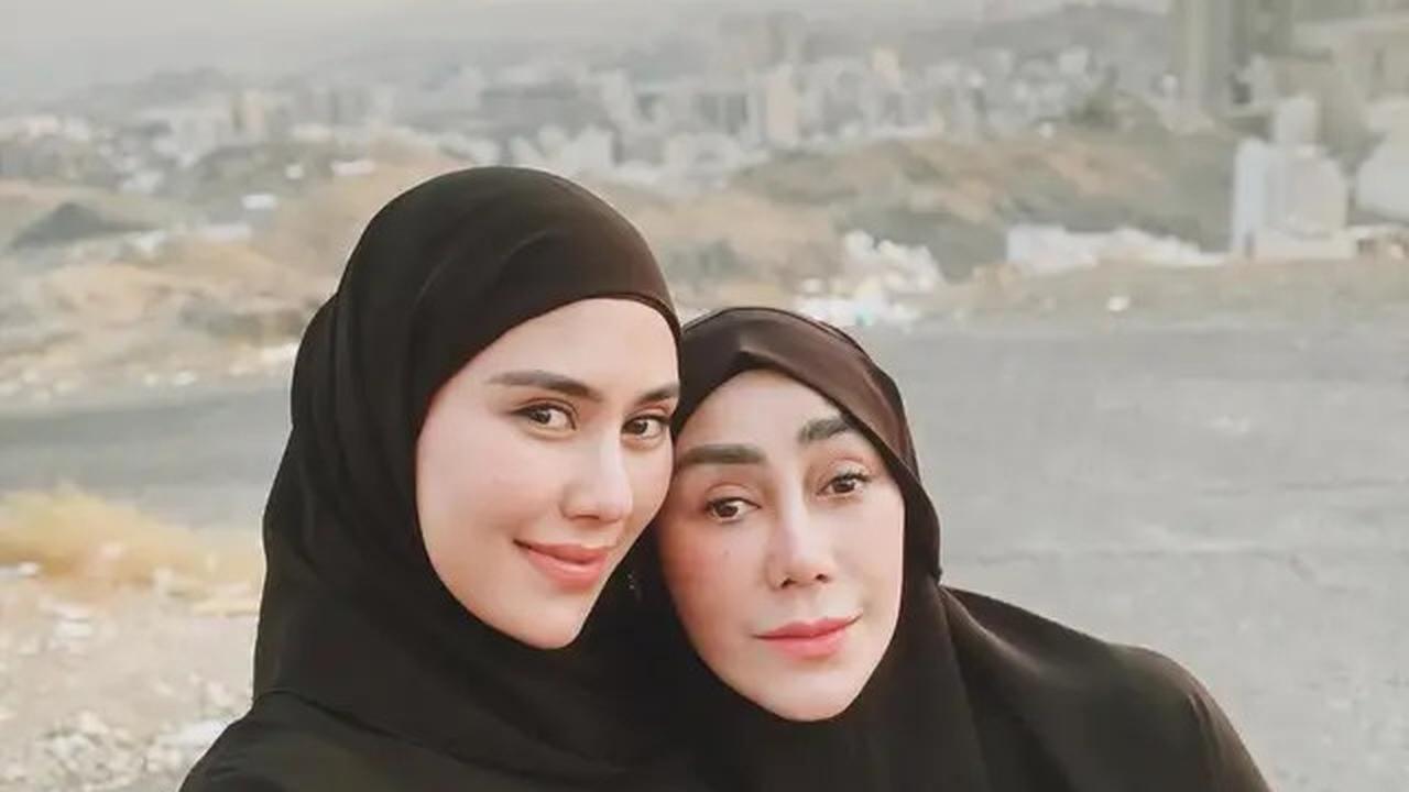 Hari Ibu 22 Desember, Ini 8 Potret Kedekatan Para Artis dengan Sang Ibu