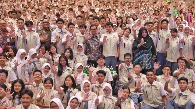 Gubernur DKI Jakarta Pramono Anung kukuhkan 1.005 pelajar sebagai Pelajar Duta Ketenteraman dan Ketertiban Umum (Trantibum) atau Prabu Jakarta tahun 2025.