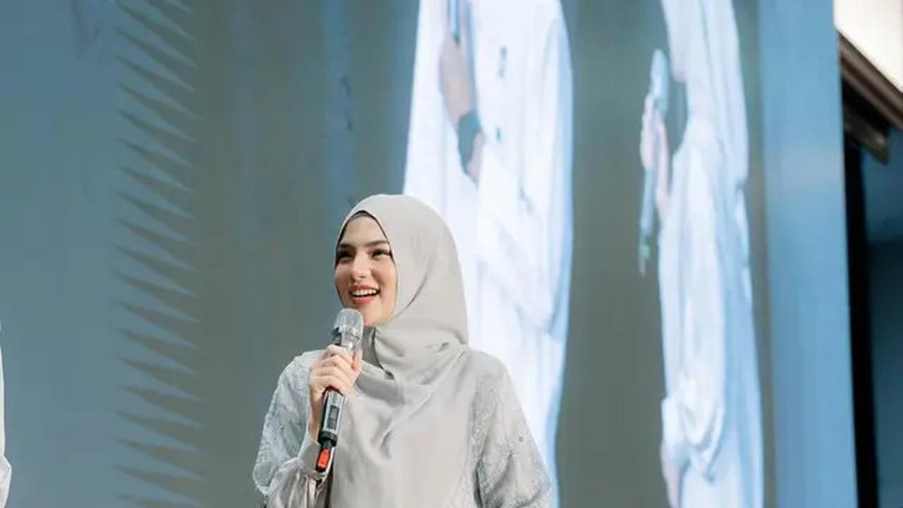5 Inspirasi Outfit Davina Karamoy saat Pakai Gamis, Stylish dan Sopan