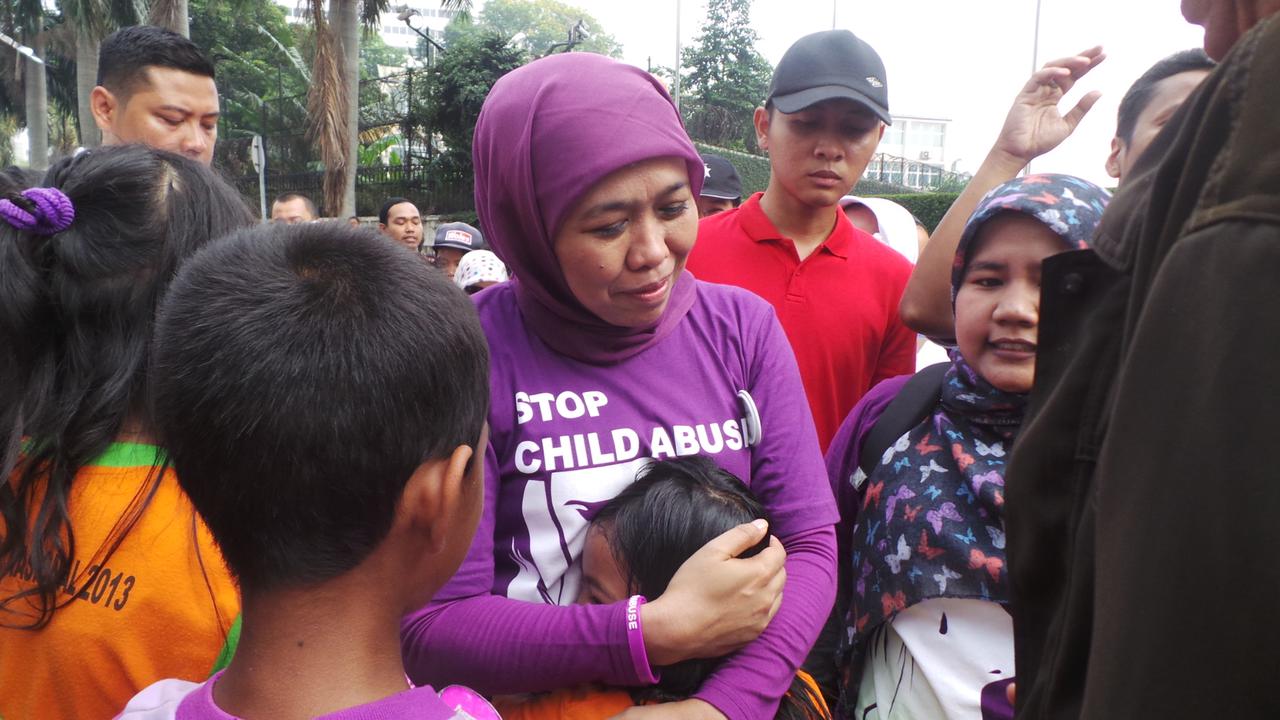 Mensos Khofifah Ajak Masyarakat Bergerak Tentang Kekerasan Anak