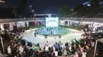 Penonton memenuhi area Taman Literasi Martha Tiahahu untuk menyaksikan aksi teatrikal para pemain Home Sweet Loan The Musical dalam POPSICAL: Mini Pop Up Show. (KLY/Budy Santoso)