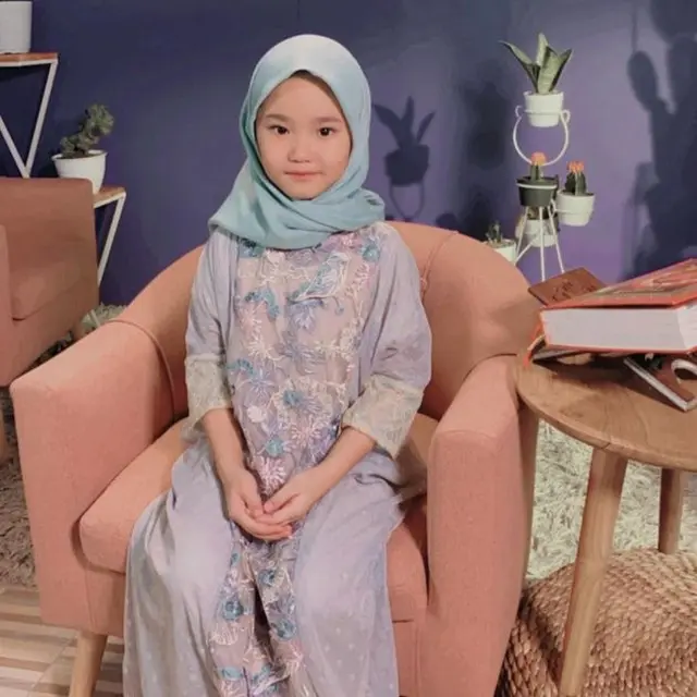 6 Potret Bilqis Anak Ayu Ting Ting Pakai Hijab, Jadi Presenter Cilik Acara Ramadhan