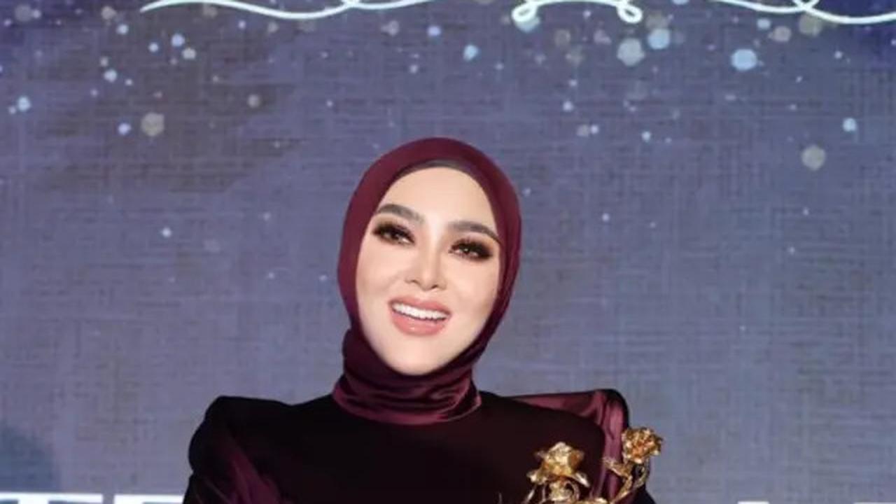 Model Gaun Couture Muslim Ungu Syahrini di Acara UNESCO, Elegan dan Mewah