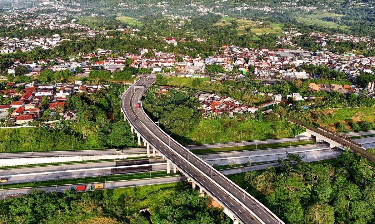 FOTO: Panorama Mempesona Tol Bocimi, Urat Nadi Baru Penghubung Jawa Barat Selatan