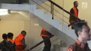 Empat tersangka Walikota Pasuruan Setiyono, Plt PUPR Pakpak Bharat David Anderson Karosekali, PPK SPAM Toba 1 Donny Sofyan Arifin dan PPK SPAM Lampung, Anggiat Partunggul Nahot Simaremare bersiap diperiksa KPK, Jakarta (16/1). (Merdeka.com/Dwi Narwoko)