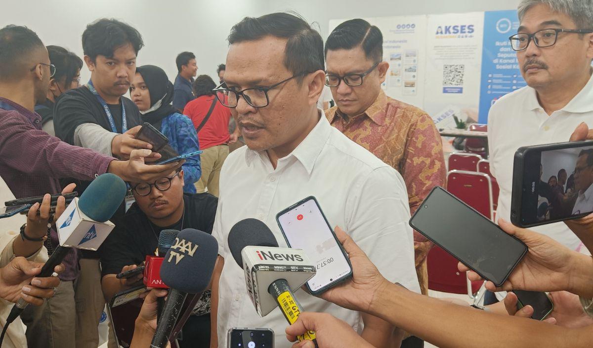 "Keluarnya PP 35 tahun 2023 yang mengatur penggunaan 10 persen pendapatan pajak kendaraan bermotor harus digunakan Pemerintah Daerah untuk perbaikan atau pembangunan transportasi,"&nbsp;