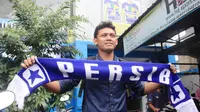 Kedatangan M. Ridwan ke Persib membuat tim Maung Bandung punya tiga kiper berlabel timnas. Hal ini membuat manajer Persib, Umuh Muchtar, senang dan tenang. (Bola.com/Permana Kusumadijaya)