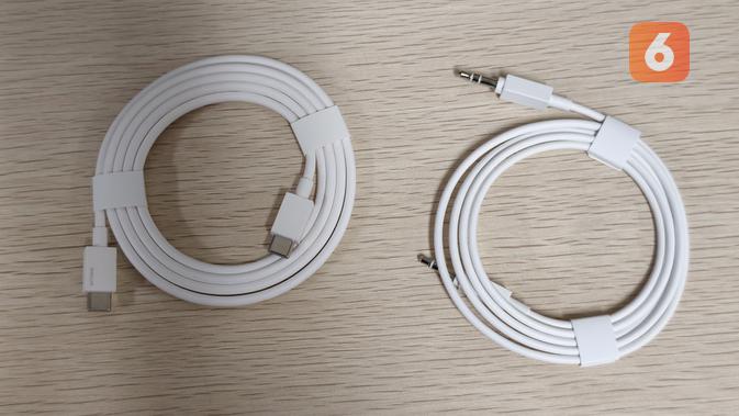 Kabel USB-C dan audio 3,5mm di Nothing Headphone (1). (Liputan6.com/ Yuslianson)