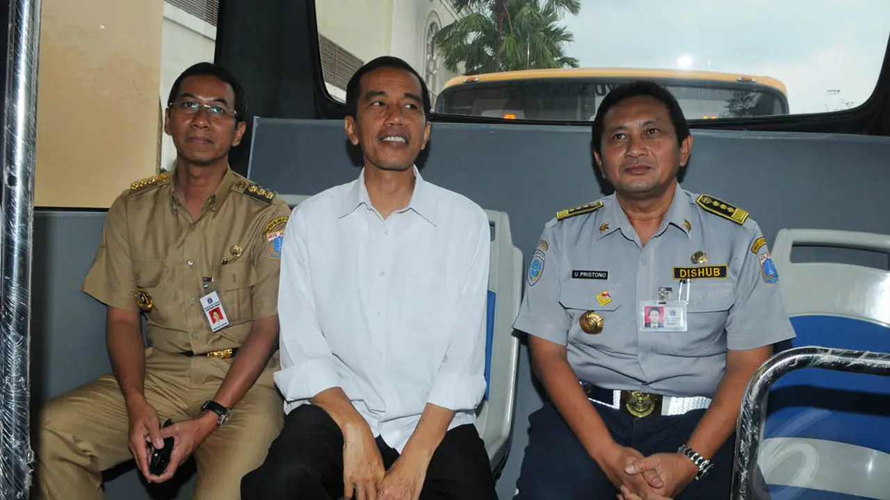 Udar Pristono Dalam 'Lingkaran' Busway
